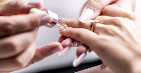 Zadłużona jak kosmetyczka. Oto dlaczego beauty puchnie od długów