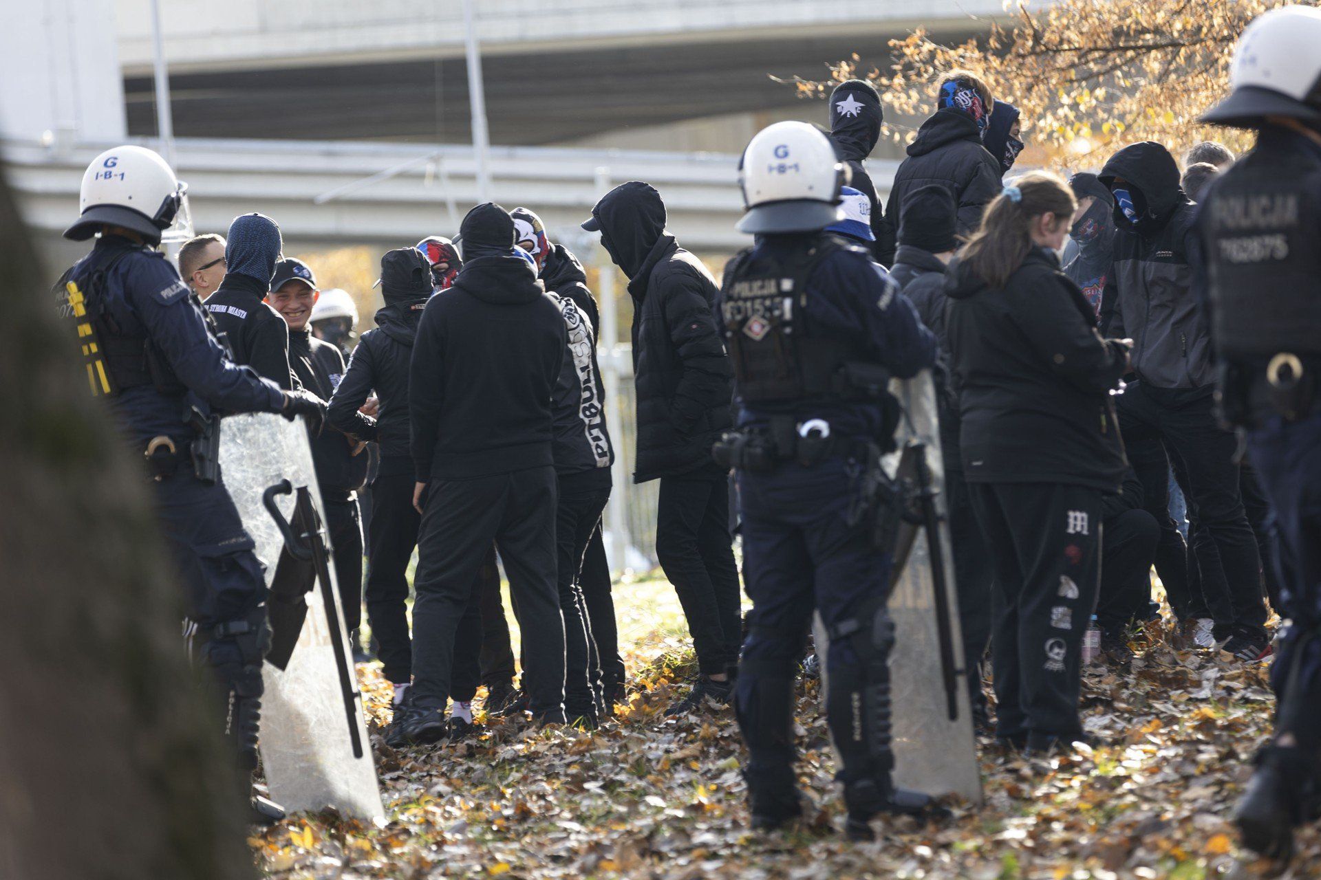 Kibice ma meczu Hutnik-Wisła. Ci na stadionie i przed nim