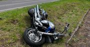 Zderzenie osobówki i motocykla. Kierowca nie miał szans