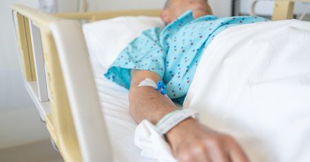 Niemal połowie nowotworów można zapobiec. Naukowcy wskazują dwa nawyki