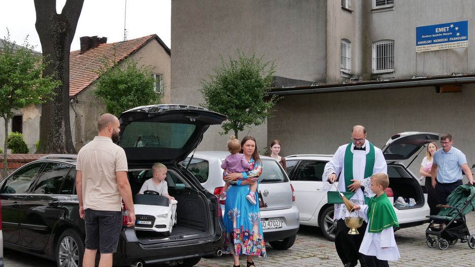 Poświęcenie kierowców i pojazdów w parafii pw. św. Jadwigi w Grodzisku Wlkp.