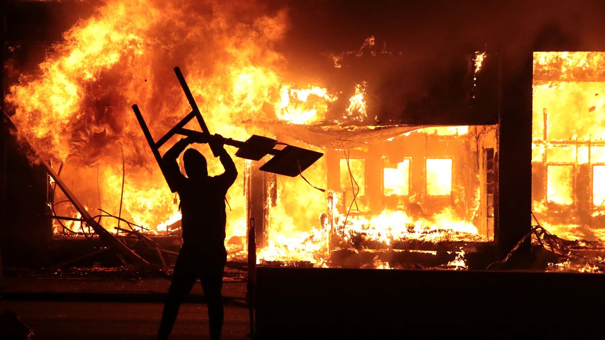 Po śmierci George'a Floyda protesty wybuchły w całych USA.