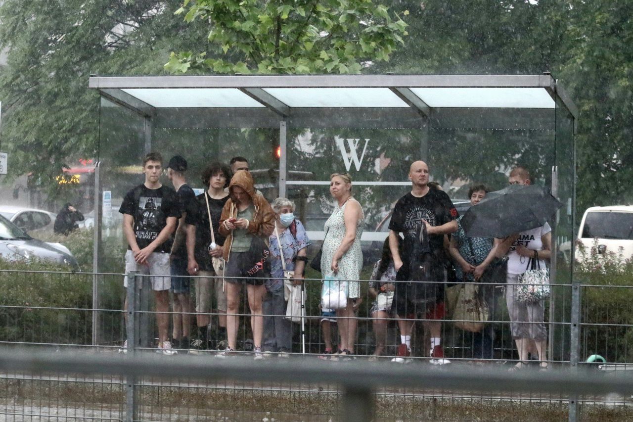 Gwałtowne załamanie pogody na Dolnym Śląsku. Burze z gradem nie ominą Wrocławia. Synoptycy wydają ostrzeżenia dla mieszkańców