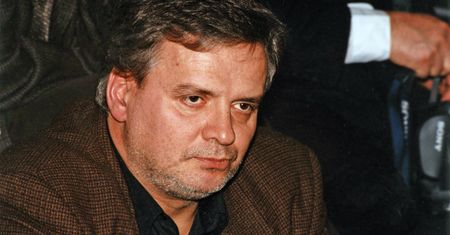 Zostawił żonę dla koleżanki z planu. Obydwie są znanymi aktorkami