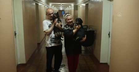 Grupa cywilów z huty Azowstal w Mariupolu bezpieczna. Nagranie z ośrodka w Zaporożu