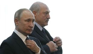 Łukaszenka wysyła broń Putinowi. Potwierdził to premier Białorusi