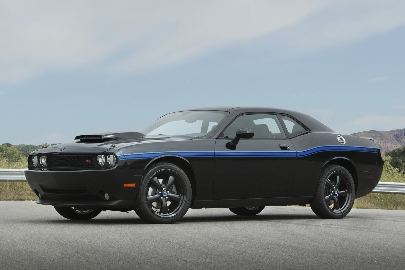 Dodge-Challenger-Mopar-10-21