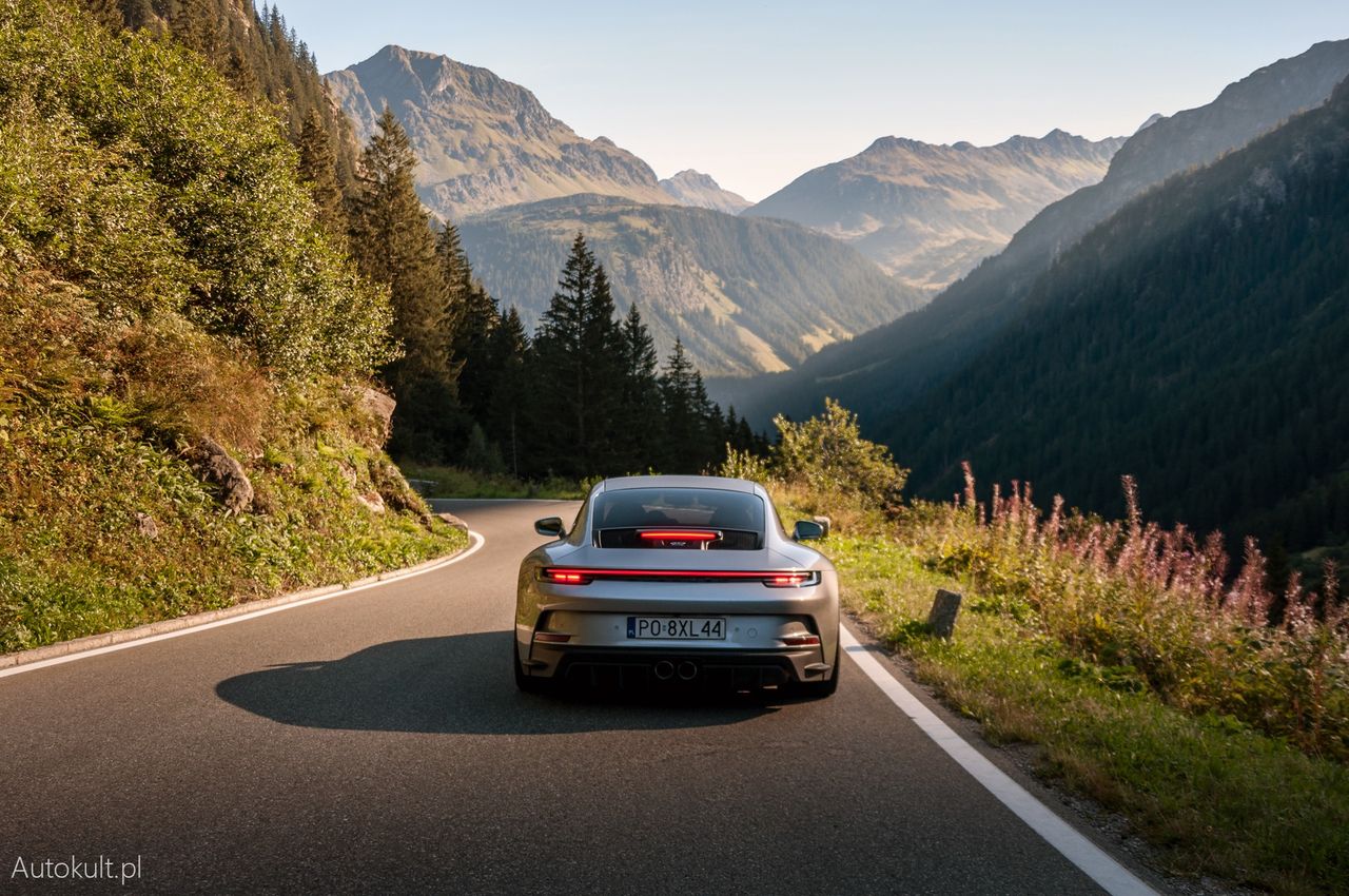 Porsche 911 GT3 z Pakietem Touring (2023)