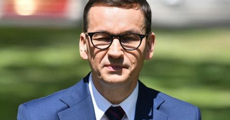 Rząd na wakacje znosi kolejne obostrzenia. "Nasza strategia luzowania obostrzeń si