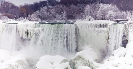 Zamarza Niagara. Turyści chcą to zobaczyć