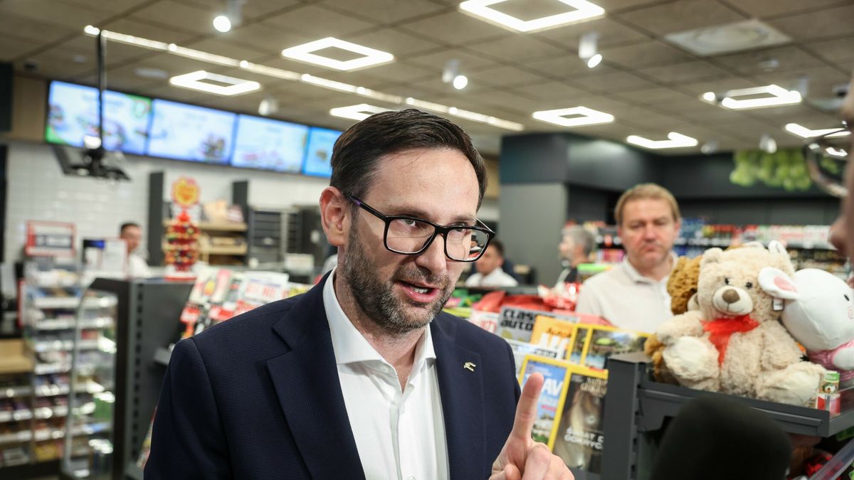 Konferencja Daniela Obajtka
23.06.2023 Warszawa Konferencja Daniela Obajtka na stacji paliw Orlen fot Jacek Dominski/REPORTER
n/z: Daniel Obajtek
Jacek Dominski/REPORTER