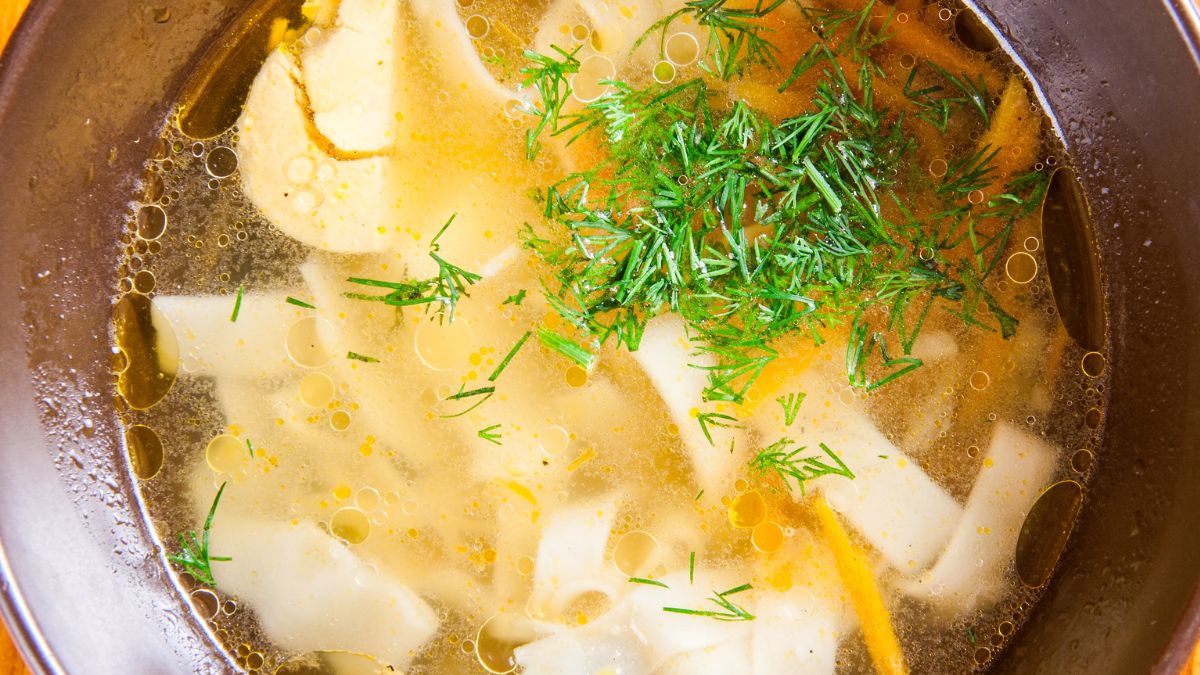 Naturalne dodatki wydobywają z rosołu najwięcej smaku