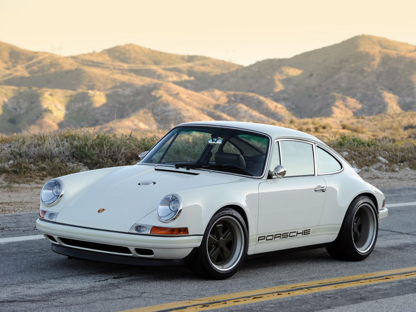 Singer Porsche 911 - król współczesnych klasyków 55