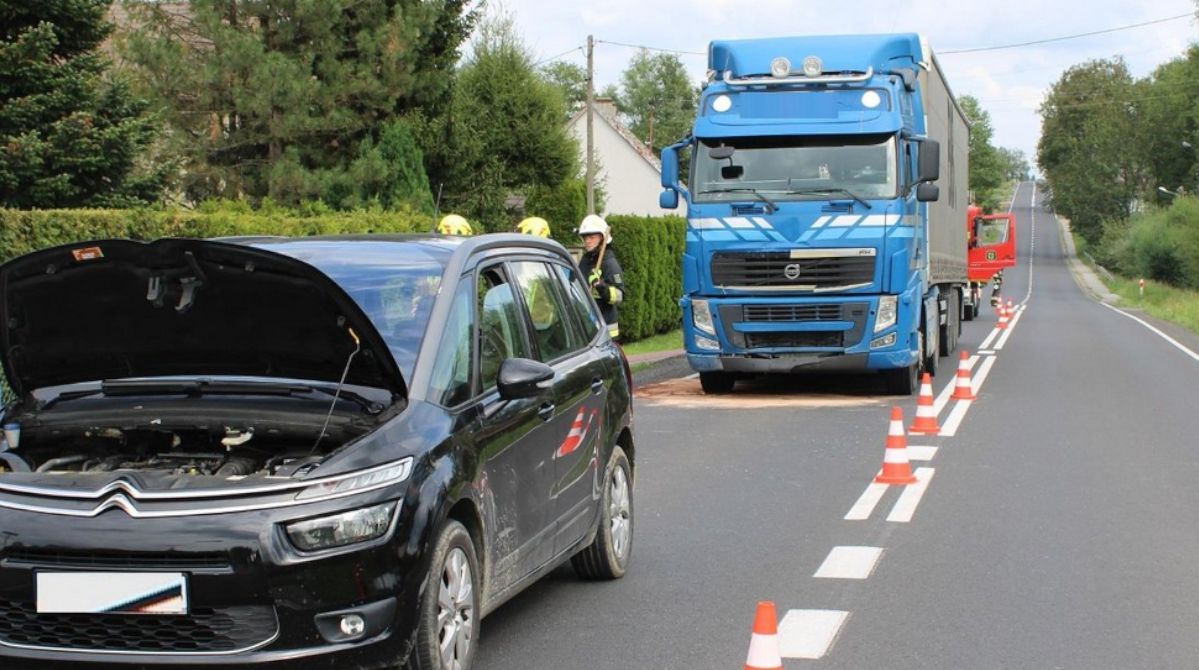 Bylowice: Wypadek na DK52. 31-latka i 2-letni chłopiec w szpitalu