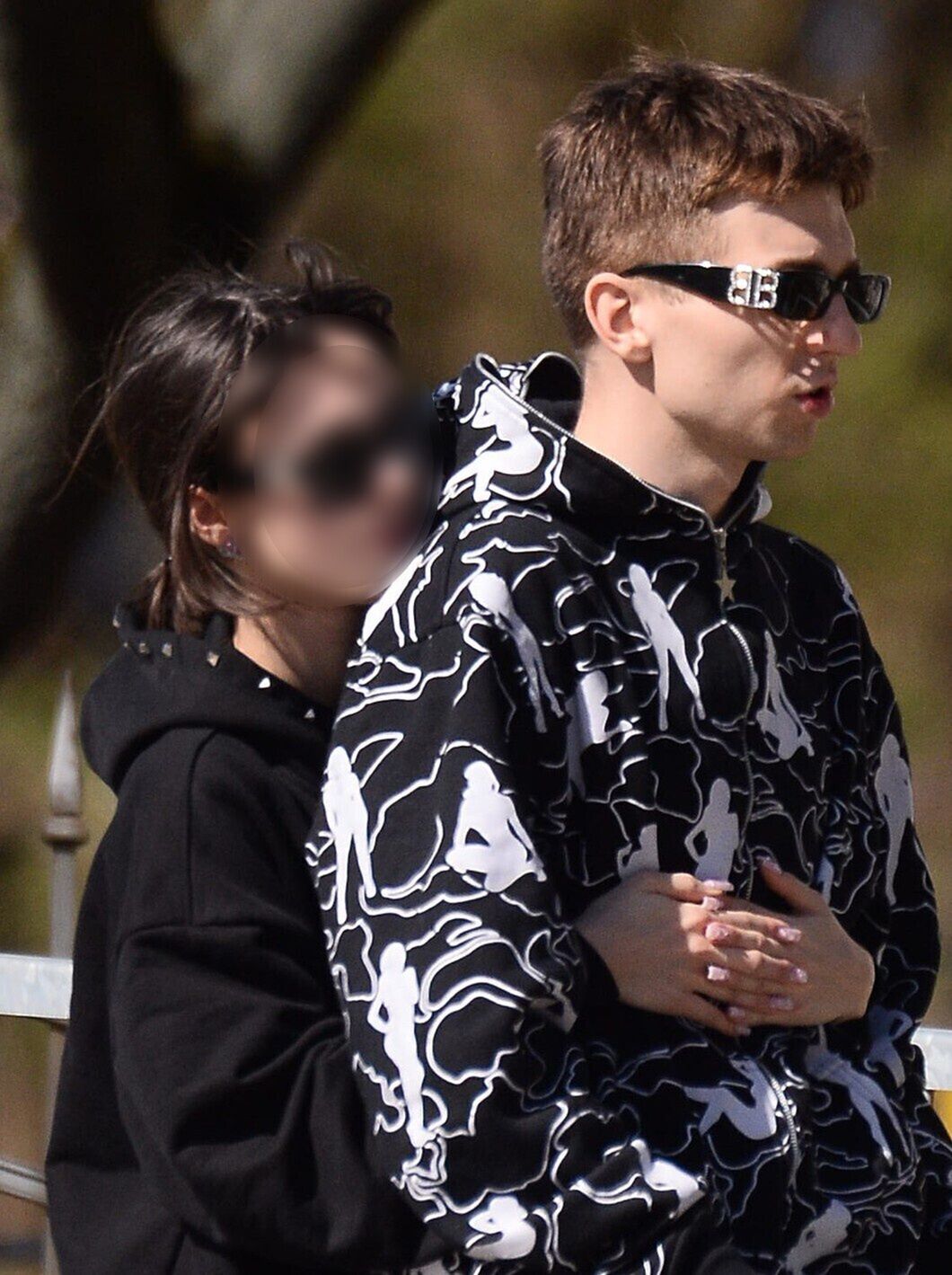 Mata i jego partnerka w obiektywie paparazzi