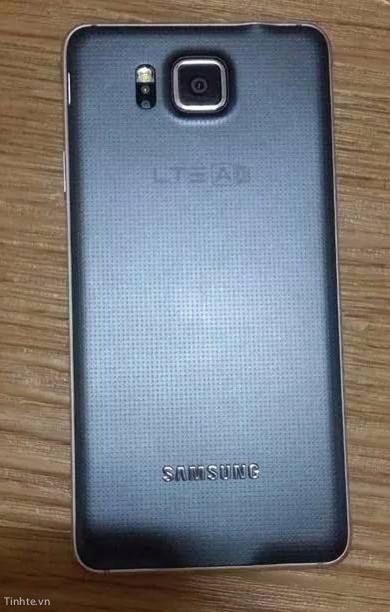 Samsung Galaxy Alpha na zdjęciach 12