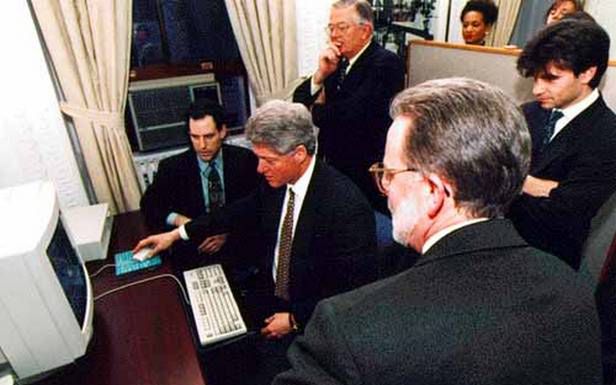 Bill Clinton docenił potrzebę działań w cyberprzestrzeni