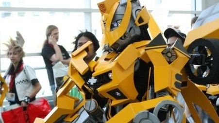 Bumblebee - najlepsze transformerowe przebranie w historii 1