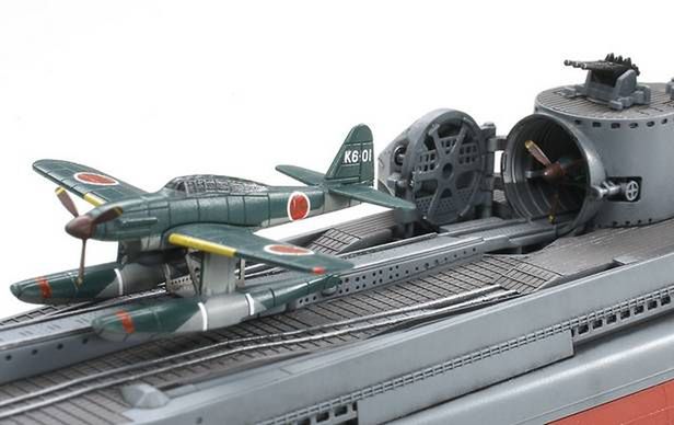 Model Aichi M6A Seiran na katapulcie okrętu (Fot. Wikimedia Commons)