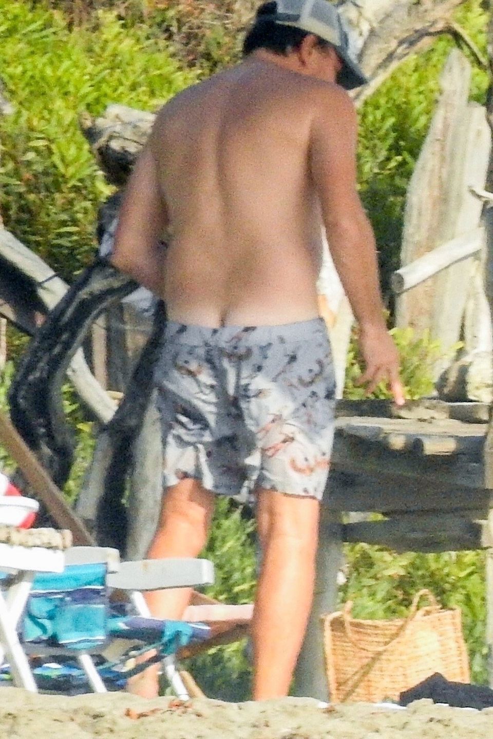 Leonardo DiCaprio smaży się na plaży