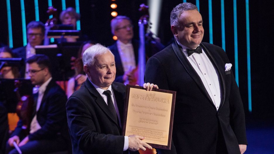Jarosław Kaczyński i Tomasz Sakiewicz na gali "Gazety Polskiej" 