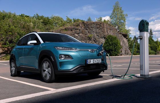 Hyundai: elektryczny SUV Kona Electric od 165,9 tys. zł (wideo)