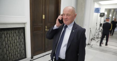 Sawicki kpi z Morawieckiego. "Może niech porozmawia z Tuskiem"