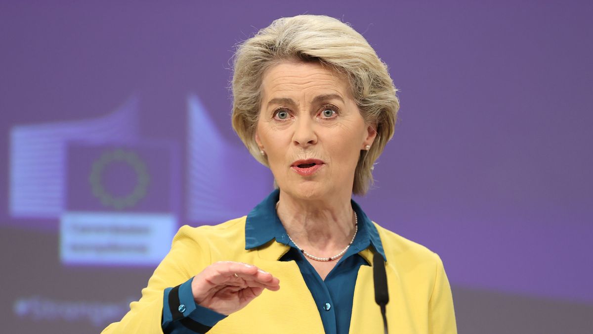 BRUSSELS, BELGIUM - JUNE 17: President of the European Commission Ursula von der Leyen speaks to the media in the Berlaymont, the EU Commission headquarter on June 17, 2022 in Brussels, Belgium. Today, the European Commission presented its opinions on the application for EU membership submitted by Ukraine, Georgia and Moldova as invited by the Council whilst the war wages on between Russia and Ukraine. The opinions are based on the Commission's assessment in light of the three sets of criteria to join the EU agreed by the European Council: political criteria, economic criteria and the ability of the country to assume the obligations of EU membership (EU acquis). (Photo by Dursun Aydemir/Anadolu Agency via Getty Images)
