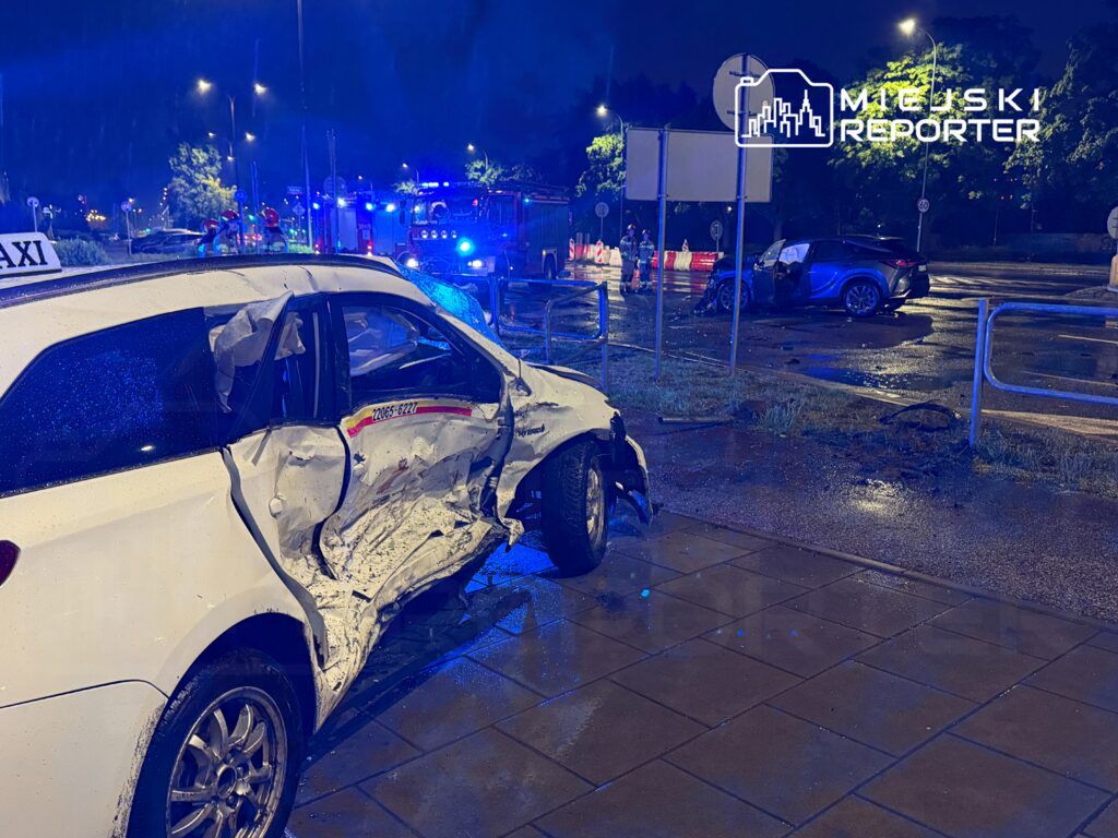Fot. Miejski Reporter. Poważne zderzenie dwóch aut na Pradze-Północ