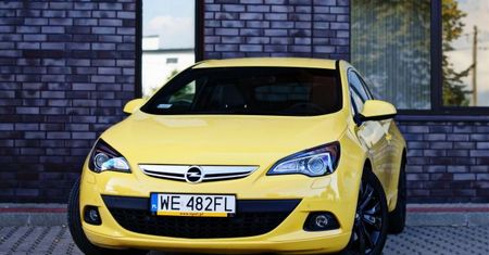 Opel Astra GTC 2,0 CDTI Sport OPC Line [test autokult.pl]