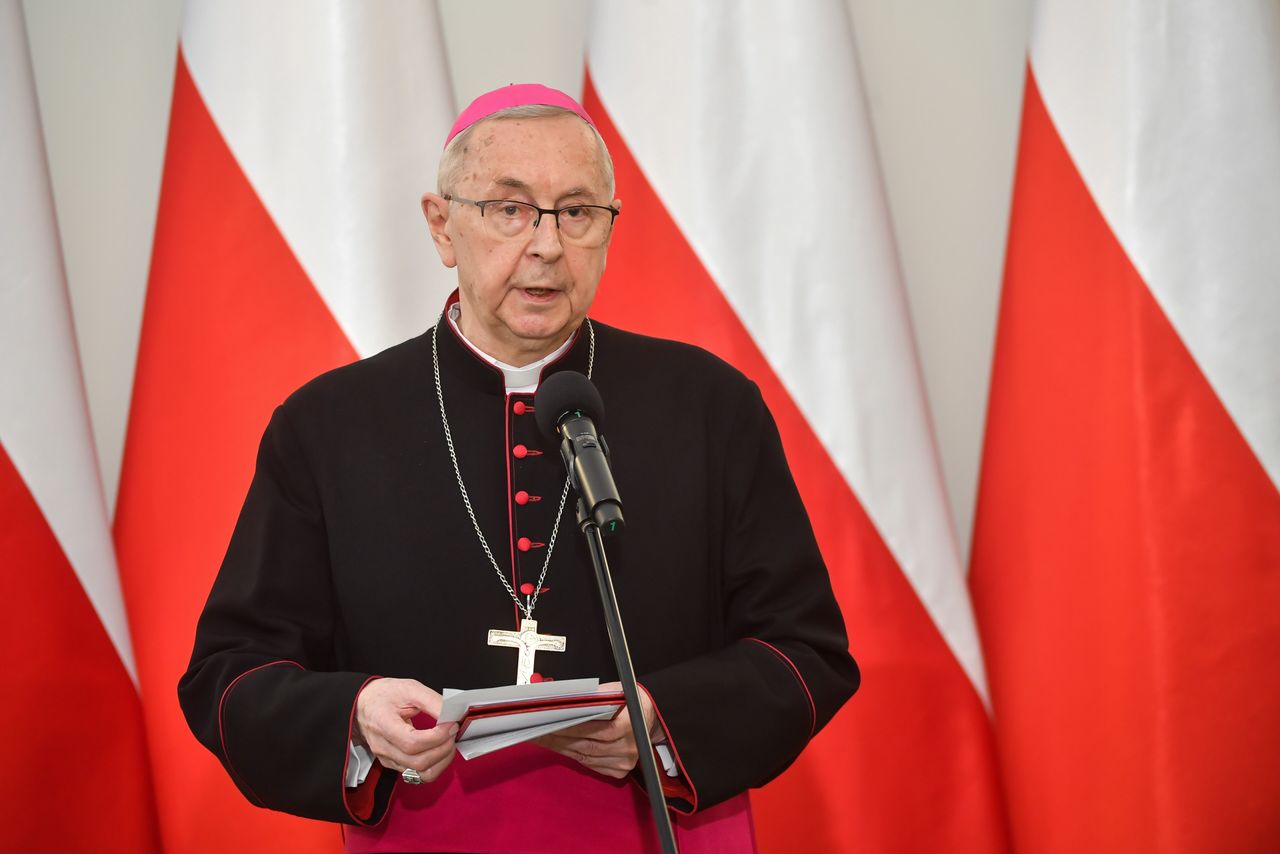 Abp Gądecki: "Akty homoseksualne sprzeczne z prawem naturalnym"