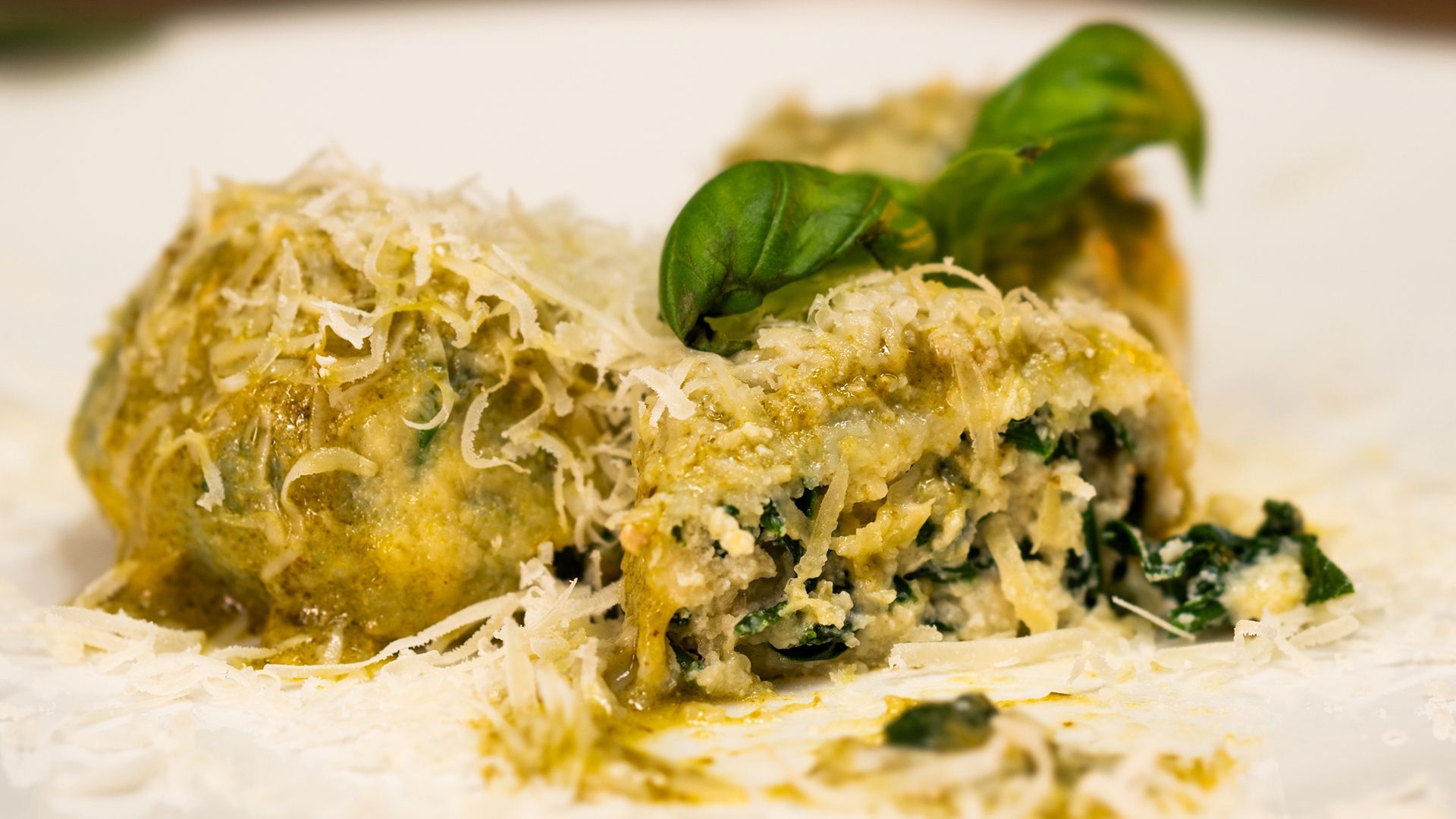 Gnudi w sosie z pesto