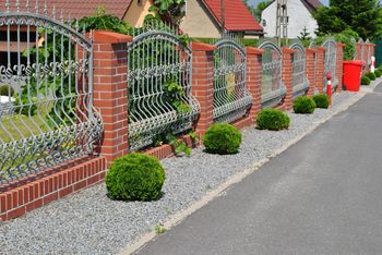 Te ogrodzenia będą nielegalne. Zakaz obejmie również bramy i furtki