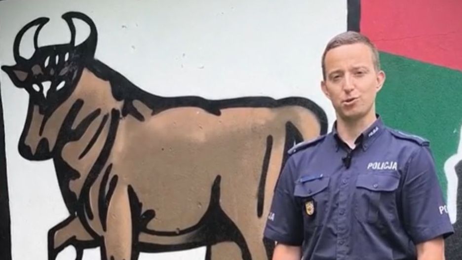 Takie zachowanie wśród nieletnich może mieć poważne konsekwencje. Policjant ostrzega