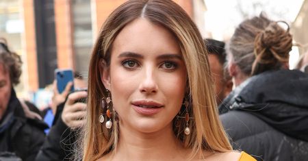 Najgorsze stylizacje tygodnia. Emma Roberts w za dużej sukience?