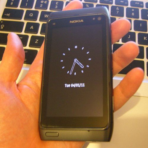 Nokia N8 i wygaszacz ekranu Big Clock