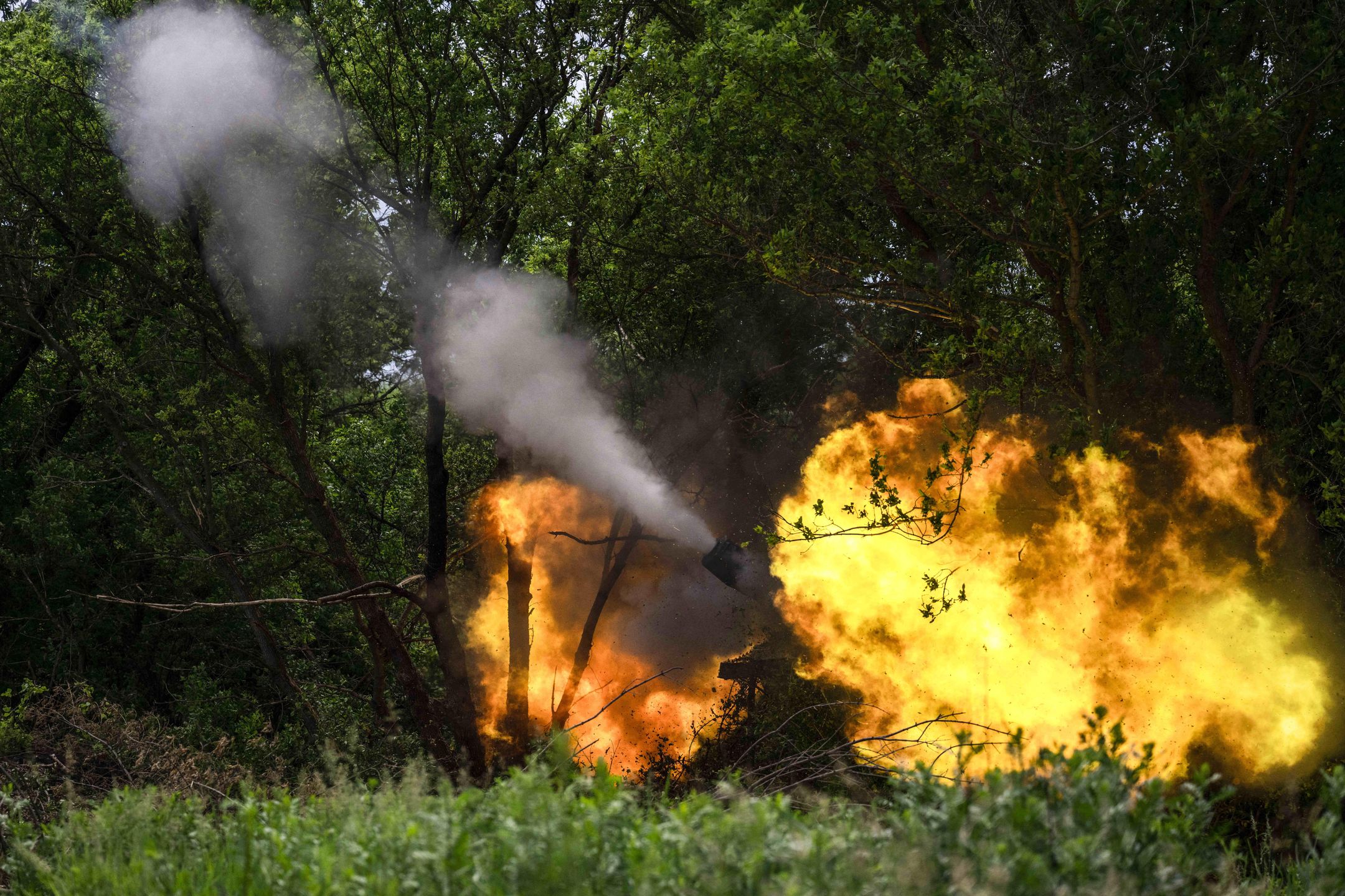 Military mobility continues in Bakhmut frontline
DONETSK OBLAST, UKRAINE - MAY 28: Ukrainian artillery batteries fire on the Bahkmut frontline in Donetsk Oblast, Ukraine on May 28, 2023. Mobilisation of the Ukrainian army continues in the Donetsk region, where the most clashes took place in the Russian-Ukrainian War. Muhammed Enes Yildirim / Anadolu Agency/ABACAPRESS.COM 
Dostawca: PAP/Abaca
AA/ABACA
Military mobility continues in Bakhmut frontline