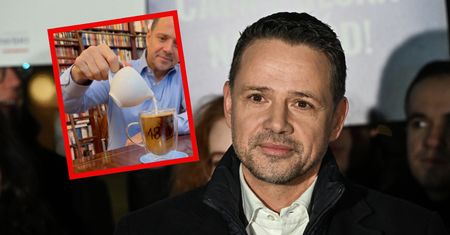 Zarzucają Trzaskowskiemu plagiat. "Najbardziej znana podróbka"