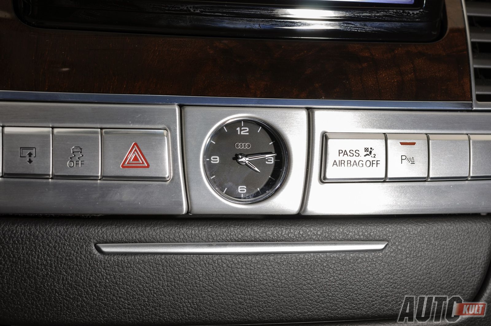 BMW 750d xDrive M-Sport kontra Audi A8 4.2 TDI quattro - test [galeria] 28