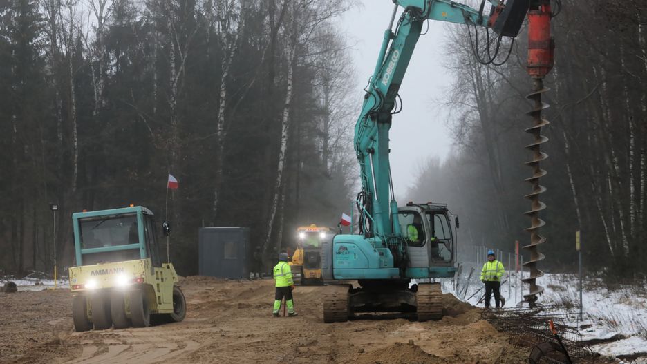 budowa zaporyArtur Reszkobia�orusi�, bia�oruska, budowa, granica, granicy, konflikt, zapora, zapory