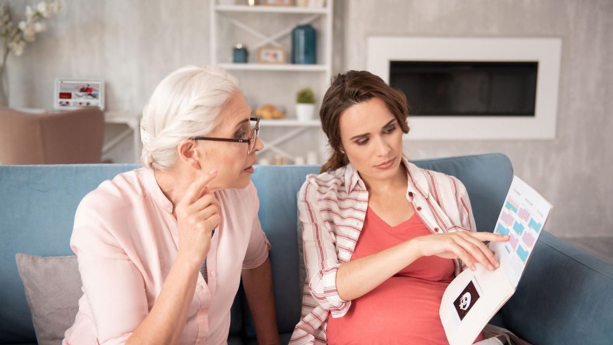 Objawy zatrucia ciążowego to nadciśnienie tętnicze, białkomocz i obrzęki.