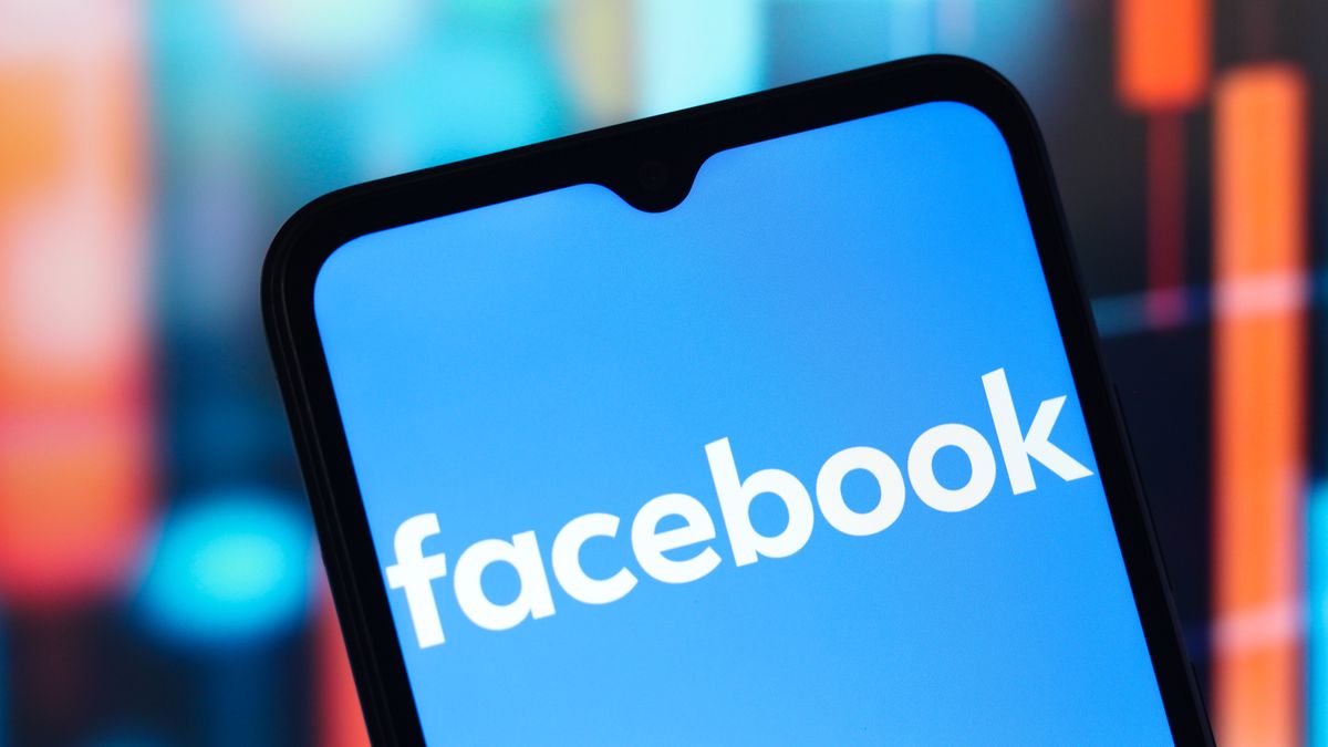 CANADA - 2025/05/27: In this photo illustration, the Facebook logo is seen displayed on a smartphone screen. (Photo Illustration by Thomas Fuller/SOPA Images/LightRocket via Getty Images)