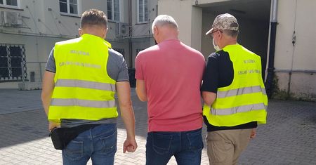 Wyłudzenia VAT. KAS i Policja rozbiły grupę przestępczą