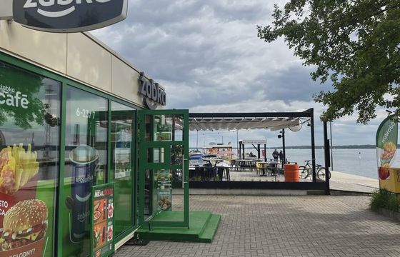 Żabka otworzyła aż 160 sezonowych sklepów. Najwięcej nad morzem