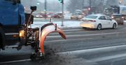 Warszawa. Śnieg w stolicy. Na mosty i wiadukty wyruszyły posypywarki