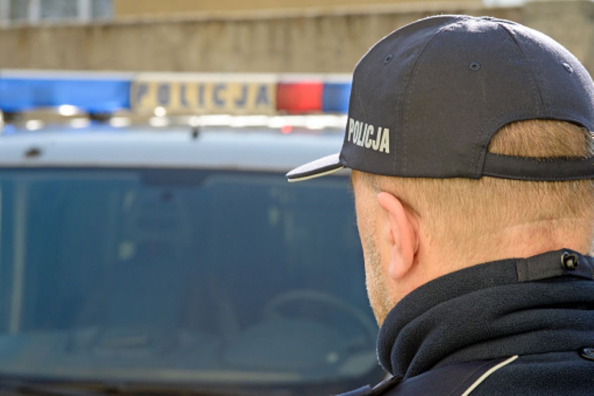 Personel restauracji musiał zadzwonić po policję i poprosić o pomoc z agresywnym klientem (zdjęcie ilustracyjne)