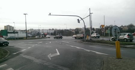 Uwaga kierowcy! Pierwsze utrudnienia na skrzyżowaniu Ducha-Sikorskiego