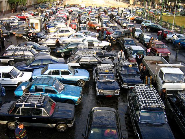 Miasta bez korków dzięki samochodom, które ze sobą „rozmawiają”