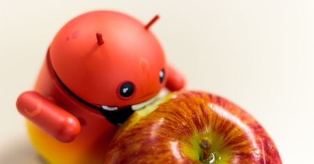 Wiceprezes Apple: "Użytkownicy Androida, uważajcie na siebie"