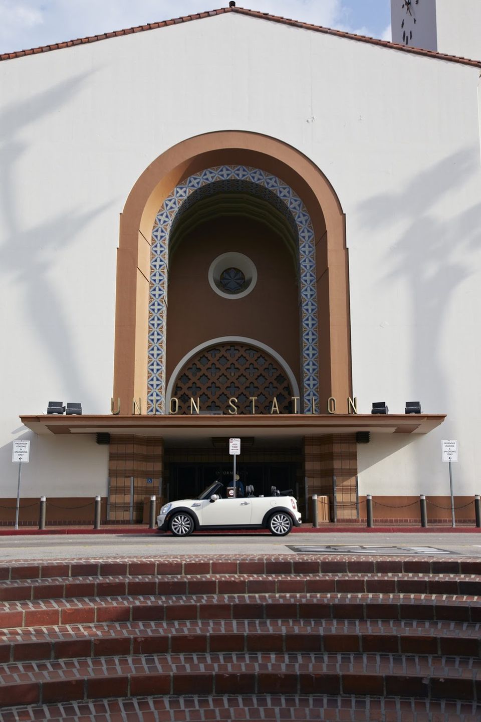 Galeria Mini jako celebracja sprzedaży półmilionowego egzemplarza w USA 102